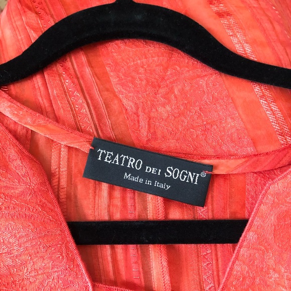 red/orange top - Picture 3 of 4